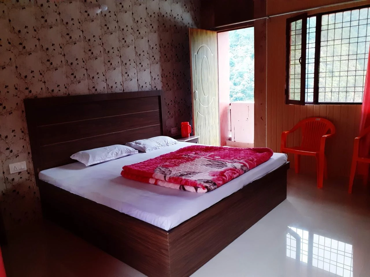 Hotel Jagat Raj Sonprayag [Valley View]