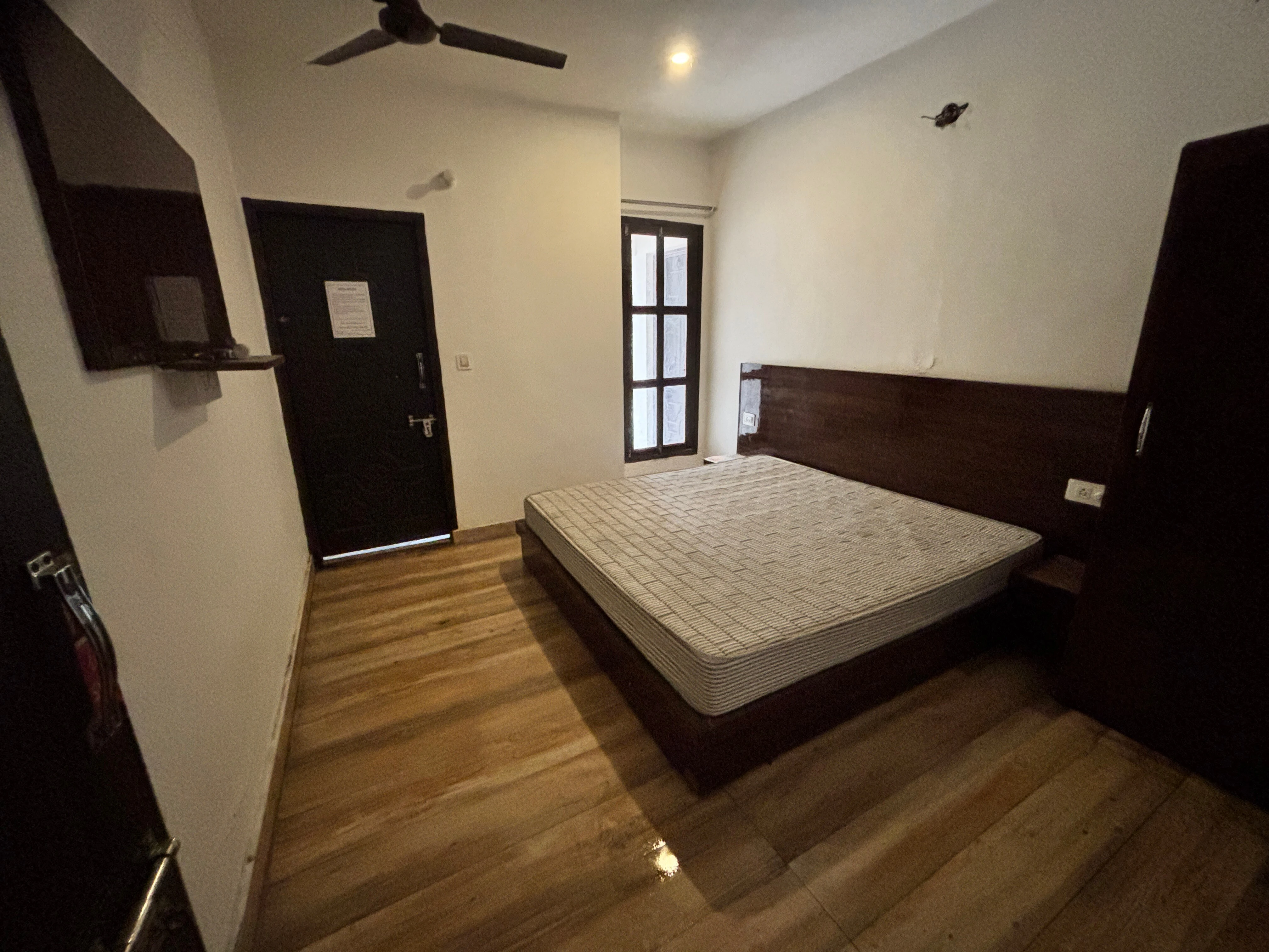 Atharva Villa Sonprayag Sonprayag [Air Conditioning Unit Inside The Room]